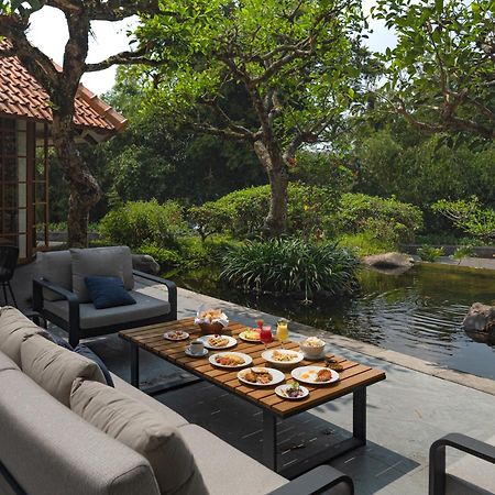 Novus Giri Resort & Spa Puncak Exteriör bild