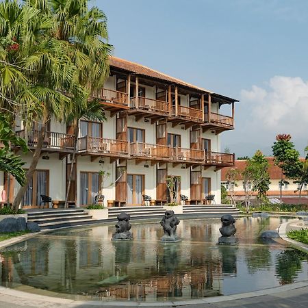 Novus Giri Resort & Spa Puncak Exteriör bild