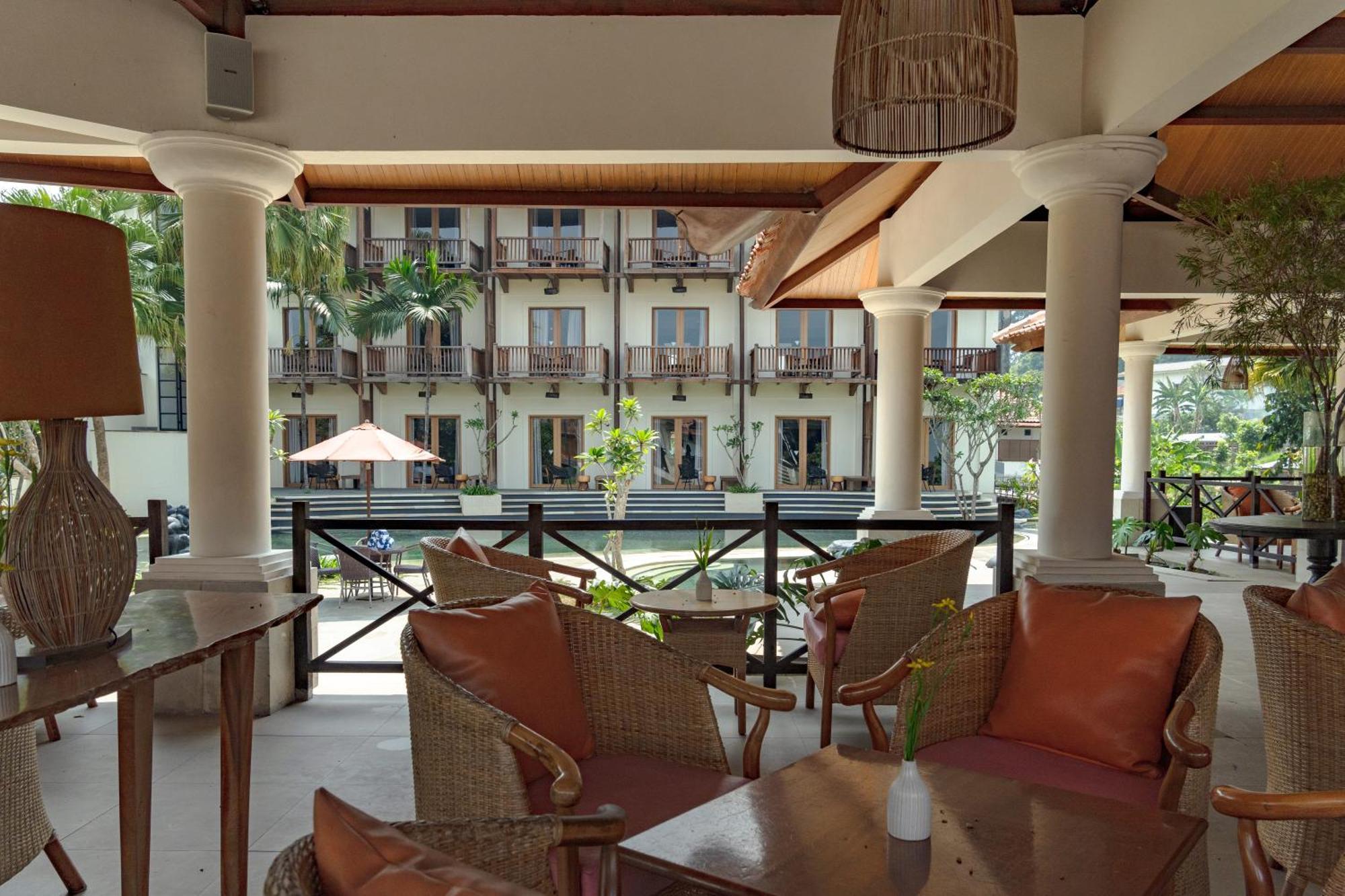 Novus Giri Resort & Spa Puncak Exteriör bild