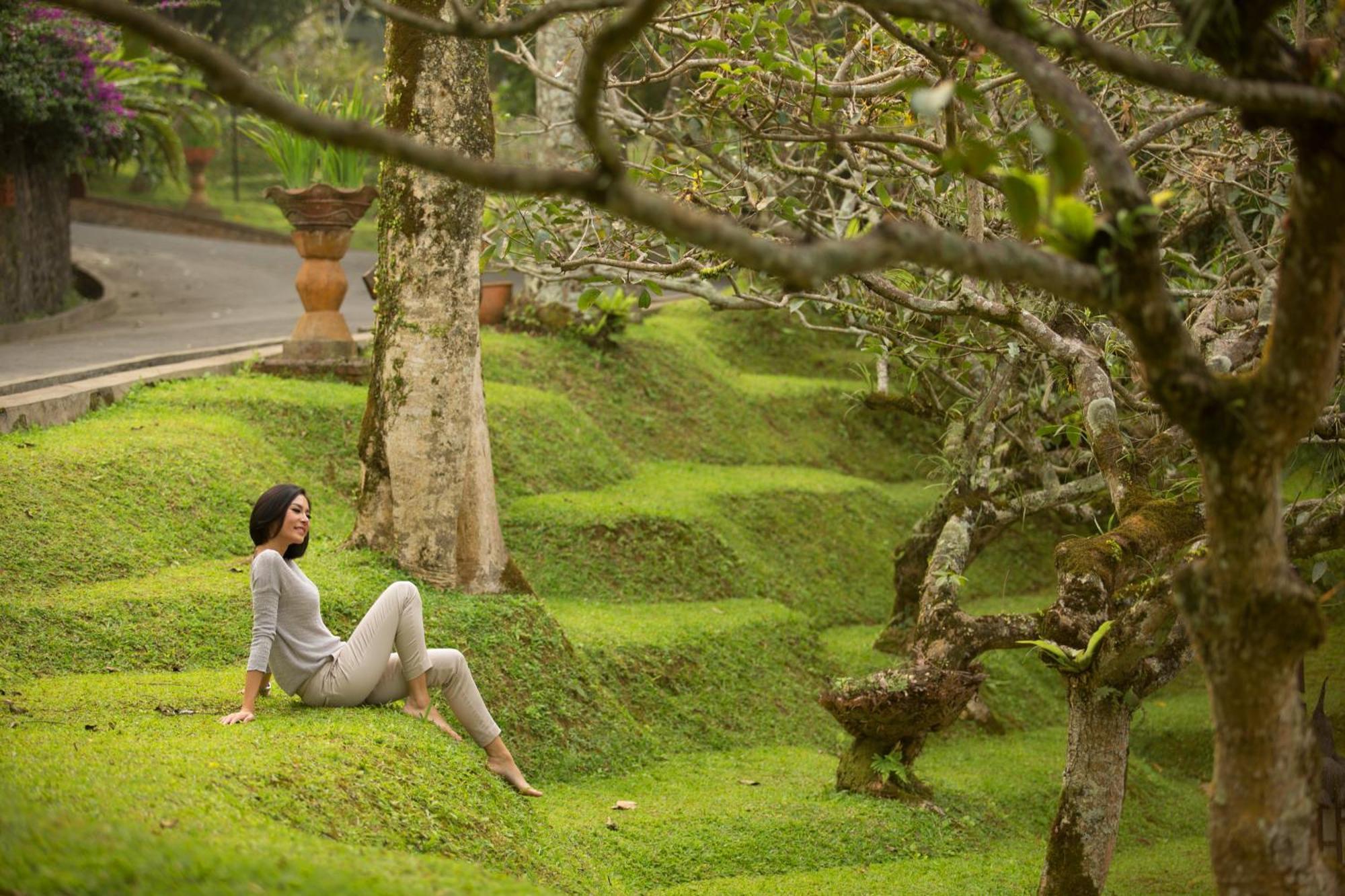 Novus Giri Resort & Spa Puncak Exteriör bild