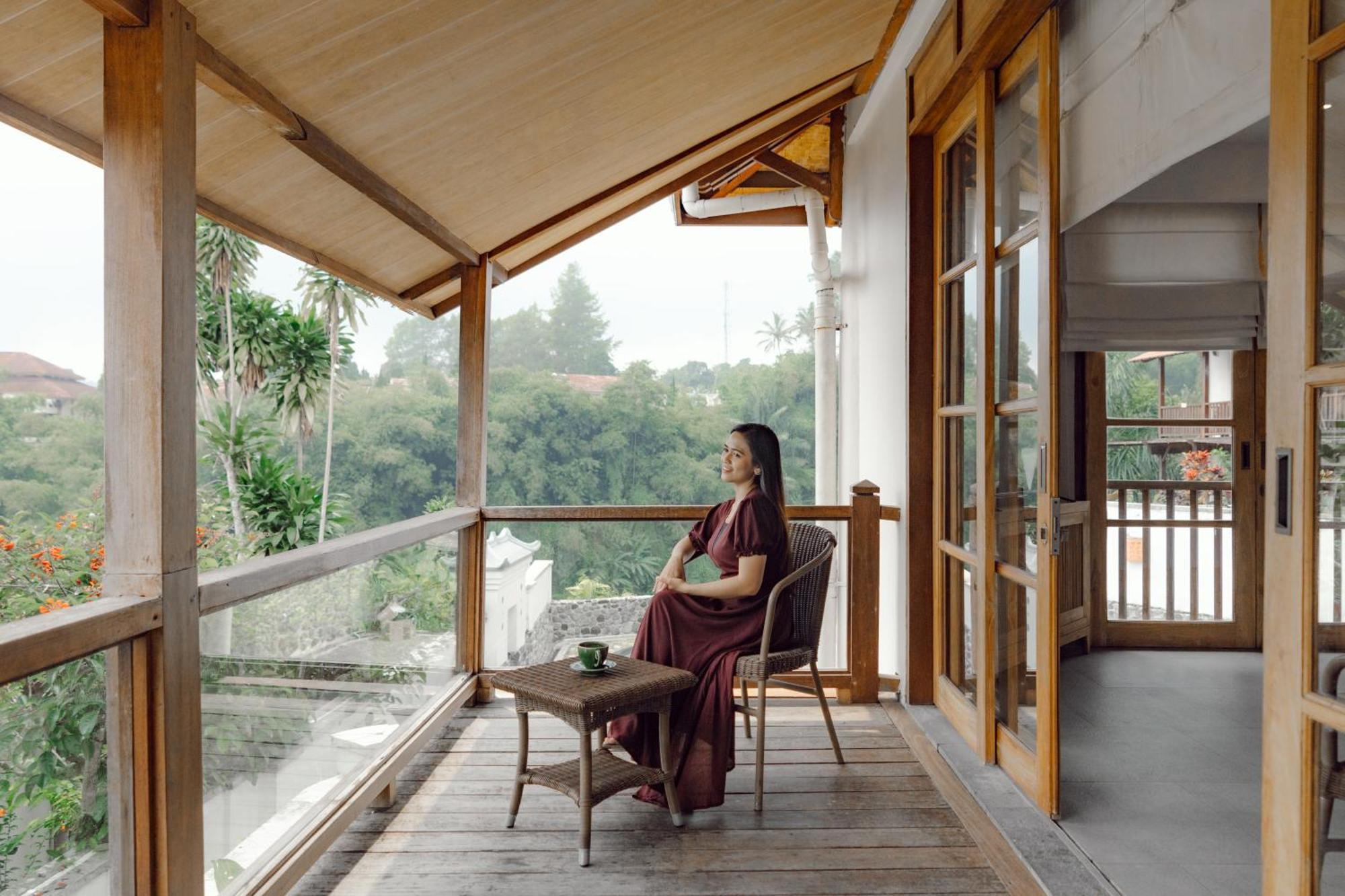 Novus Giri Resort & Spa Puncak Exteriör bild