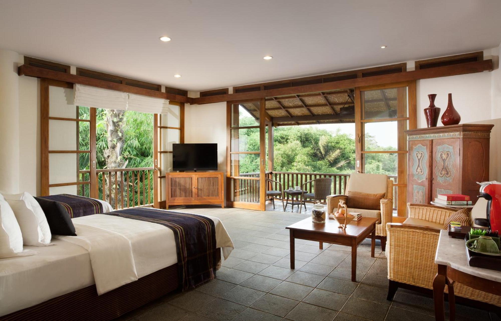Novus Giri Resort & Spa Puncak Exteriör bild
