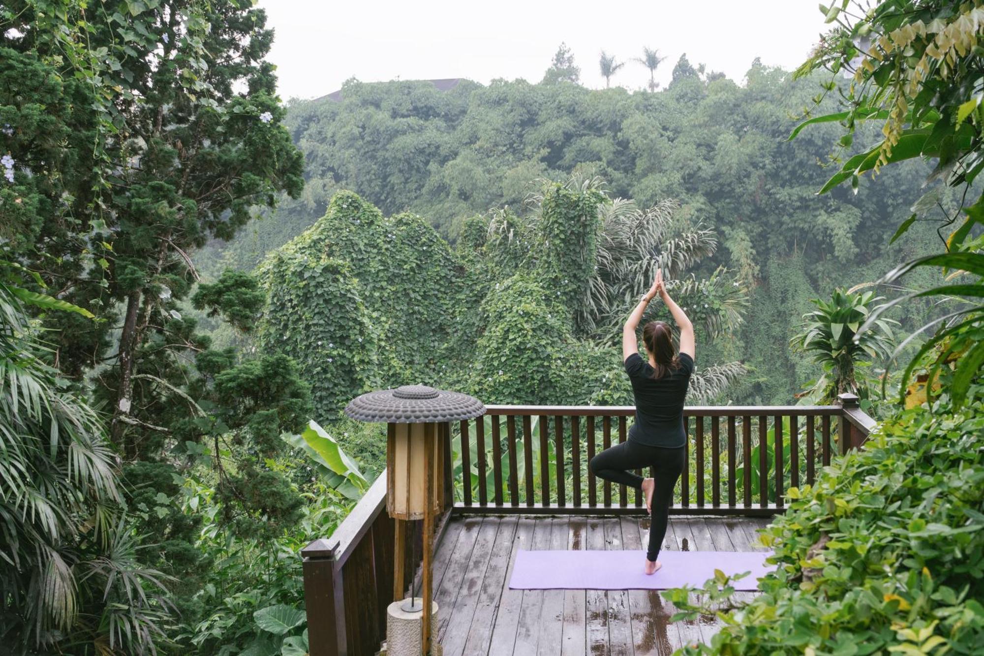 Novus Giri Resort & Spa Puncak Exteriör bild