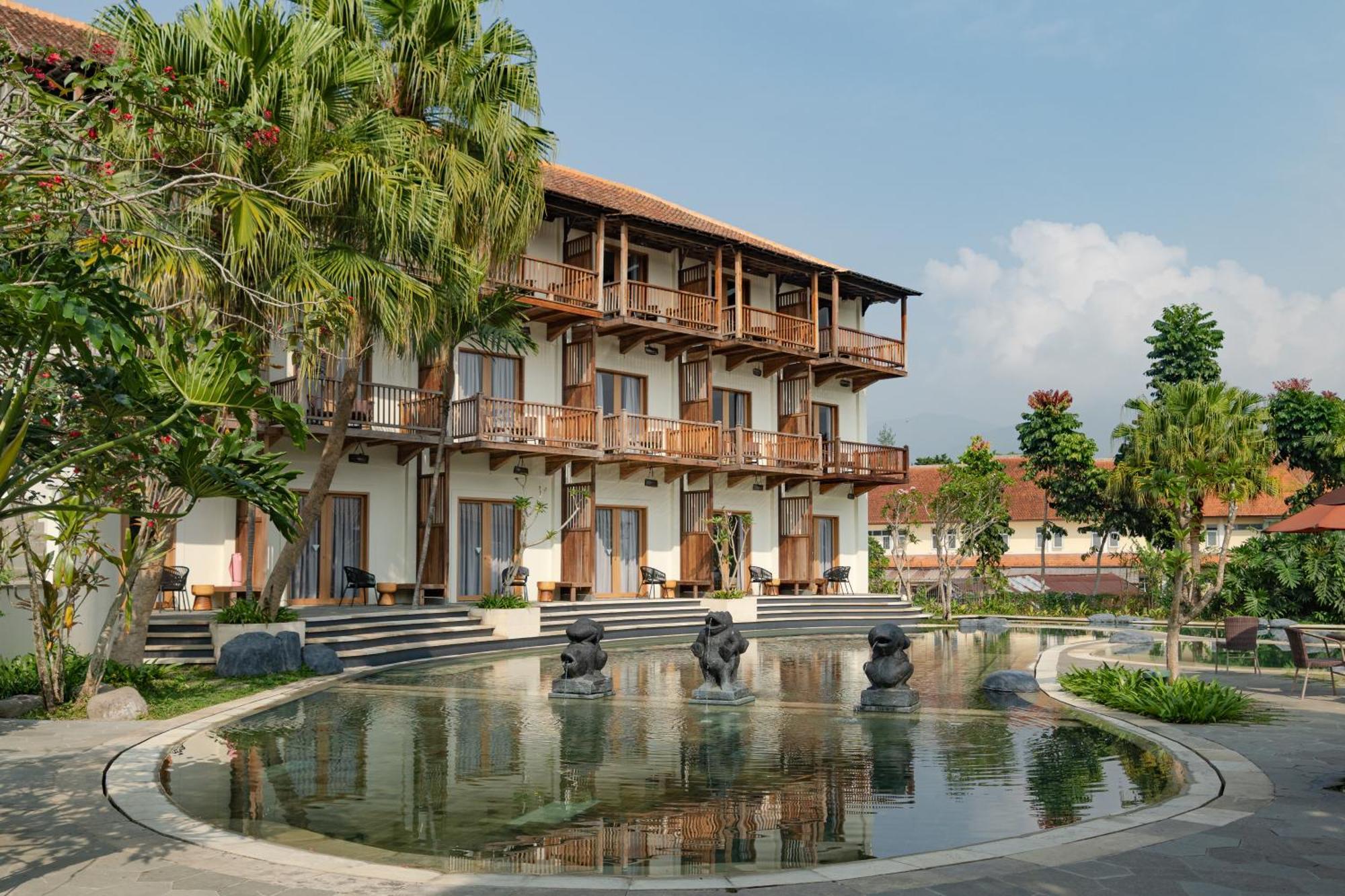 Novus Giri Resort & Spa Puncak Exteriör bild