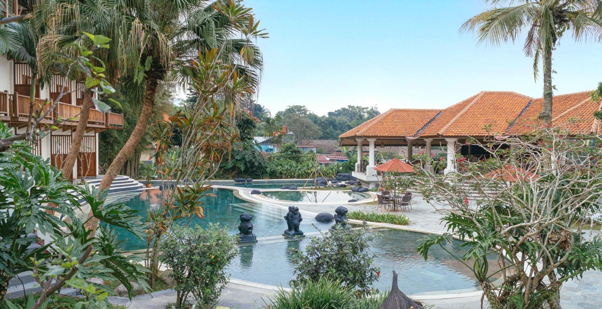 Novus Giri Resort & Spa Puncak Exteriör bild