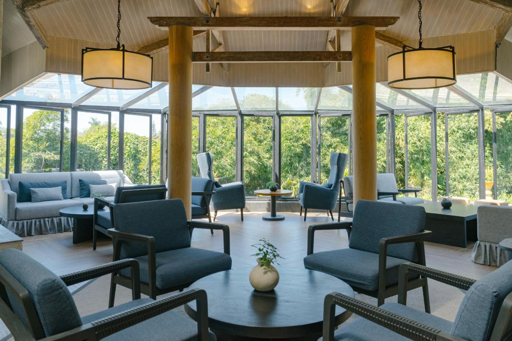 Novus Giri Resort & Spa Puncak Exteriör bild