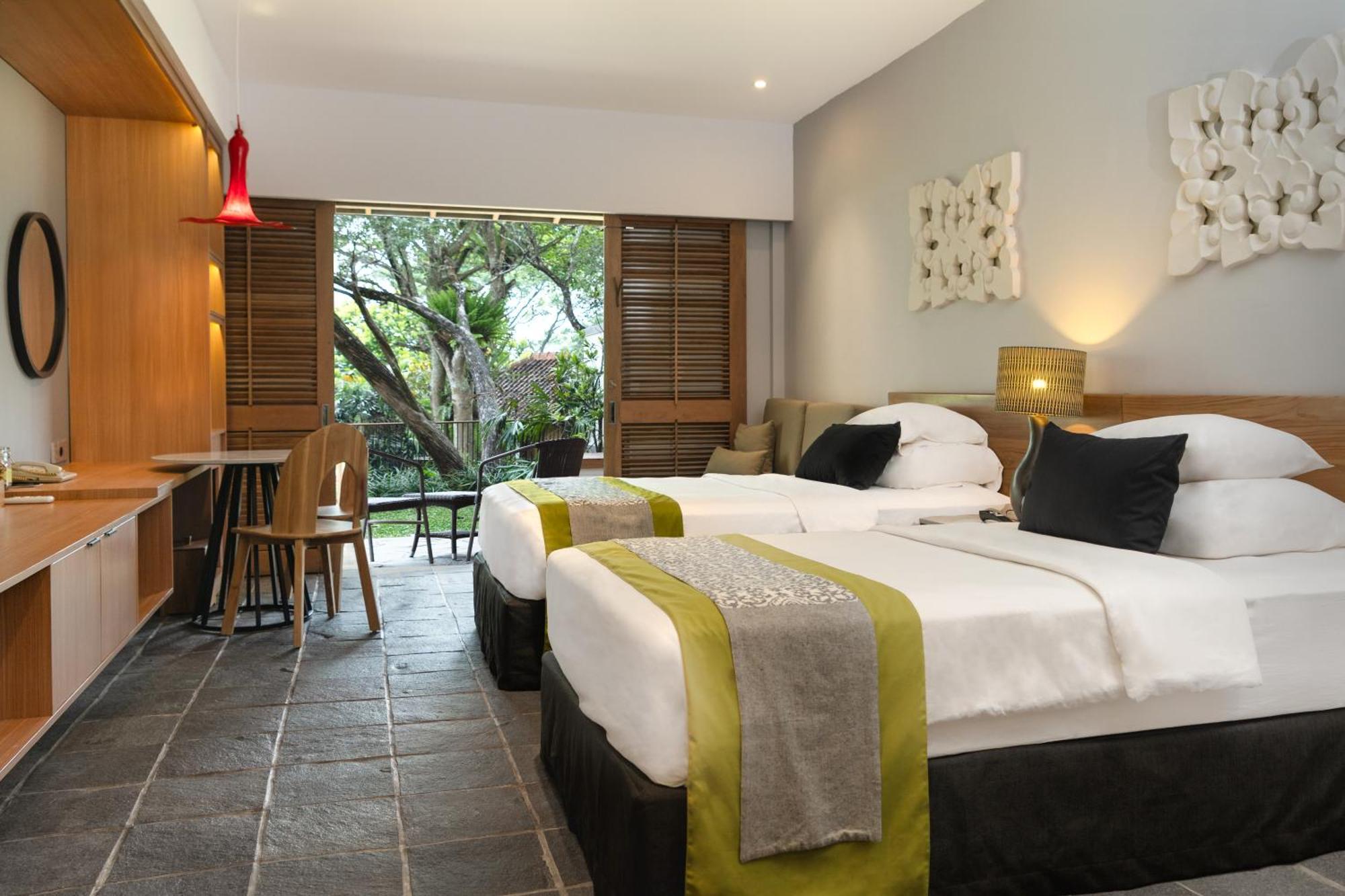Novus Giri Resort & Spa Puncak Exteriör bild